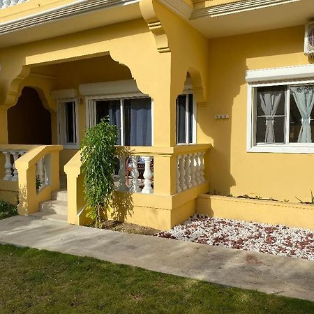 Lovely 2 Bedroom Apartment In Quiet Neighborhood! Philipsburg  Eksteriør bilde