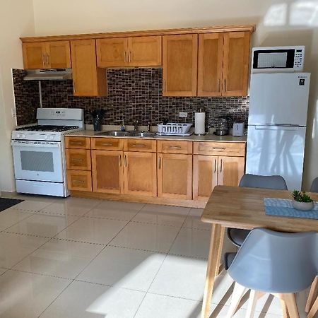 Lovely 2 Bedroom Apartment In Quiet Neighborhood! Philipsburg  Eksteriør bilde